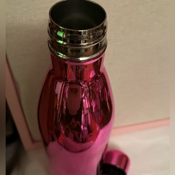 NWOT Double wall vacuum insulated water bottle - Picture 2 of 6